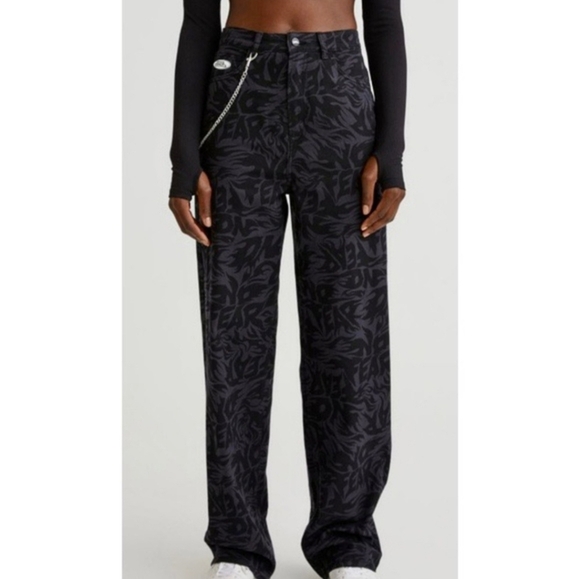 H&M X No Fear Loose Fit Twill Trousers No Fear Graphic Print 6 - Picture 1 of 16